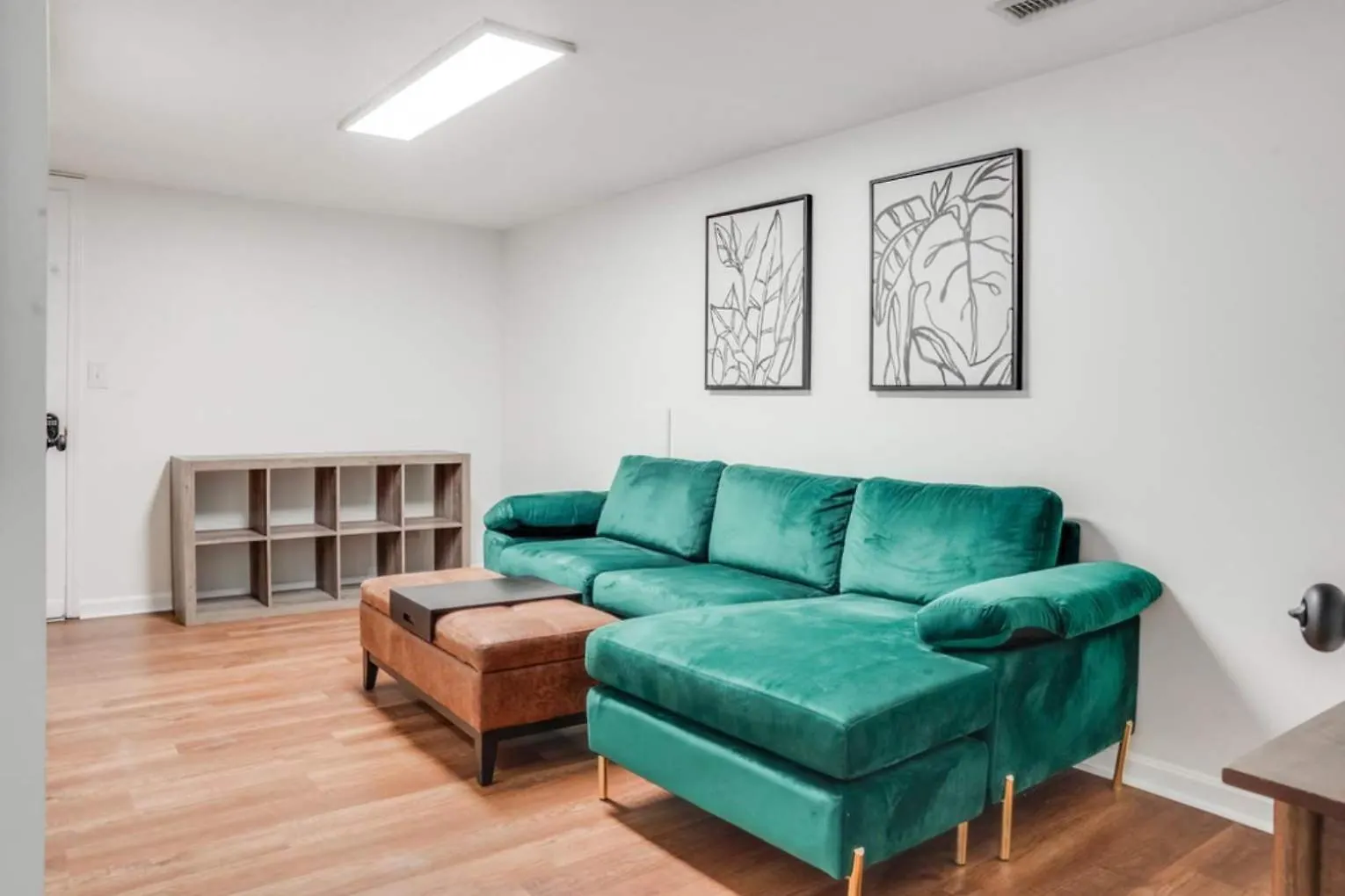 Charming 4-Bed Home With Modern Touches & Porch Louisville 0*,  United States